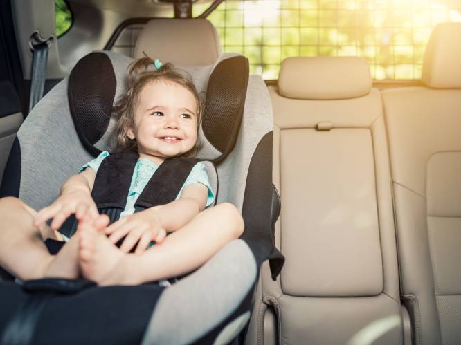 Alarmerend: amper een op de vier kinderen correct vastgeklikt in auto (en zo doe je het wel goed)