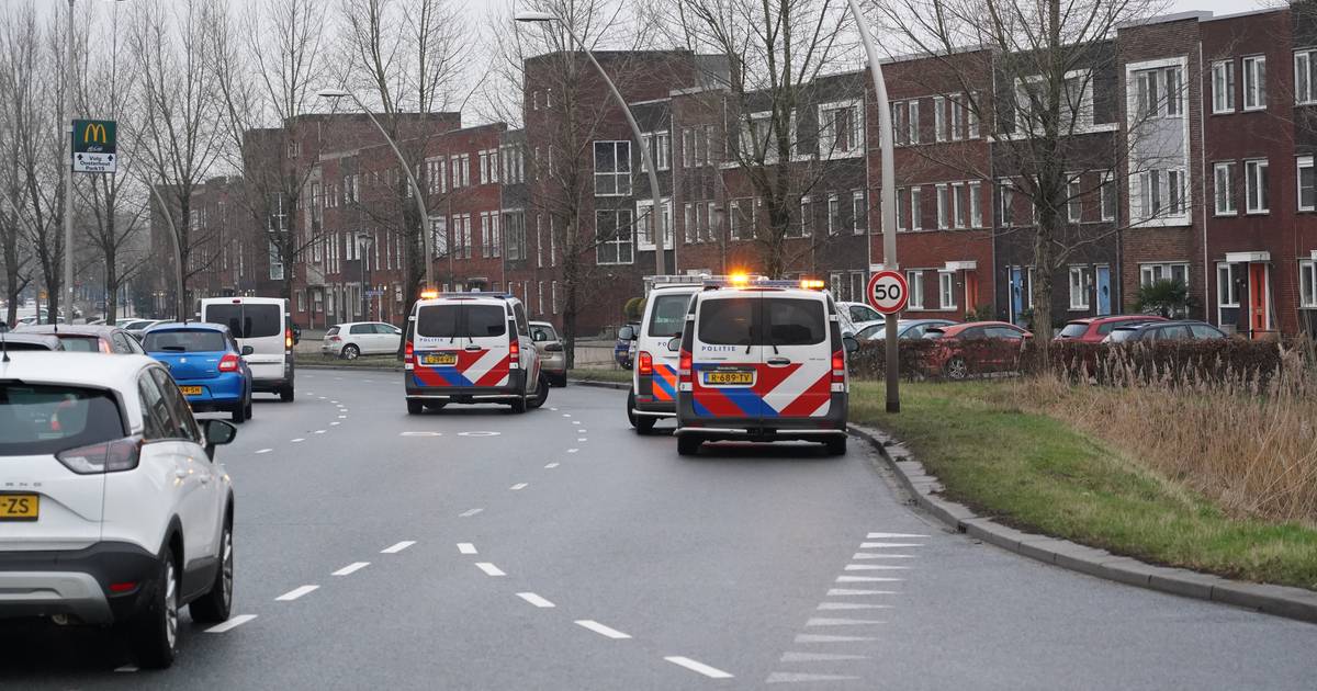 Man aangehouden voor rijden onder invloed na botsing met politieauto.