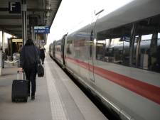 Elle se retrouve la main coincée dans la porte, le train repart: dramatique accident en Allemagne