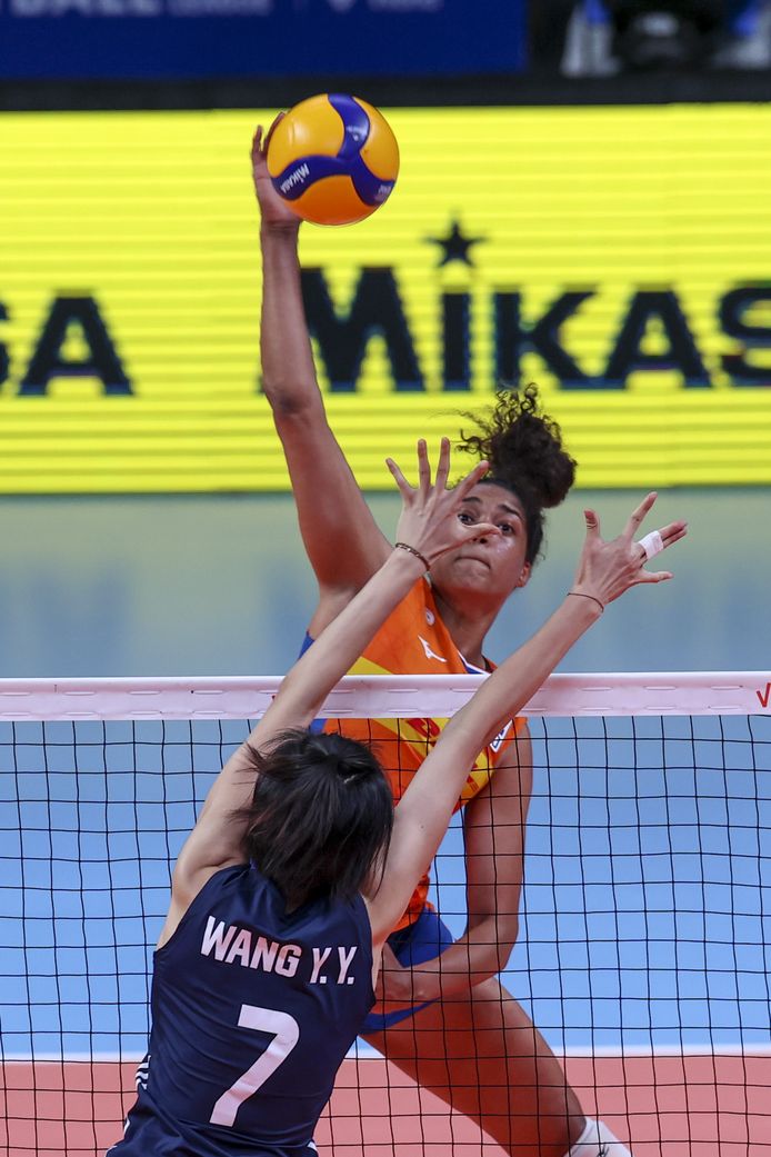 Celeste Plak, hier op archiebeeld in actie tegen China, was topscorer bij Oranje.