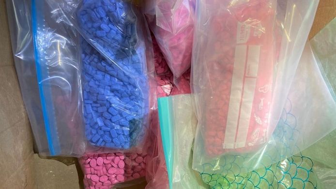 Deel van de vondst xtc in het drugslab in Stad aan 't Haringvliet