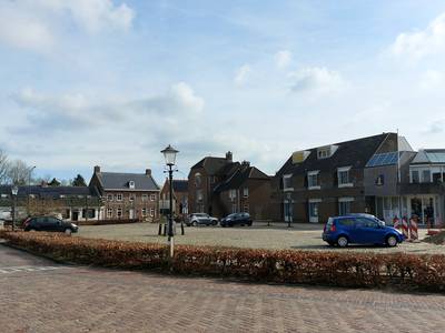 Dorpsplein met veel groen in het vooruitzicht voor Lage Mierde