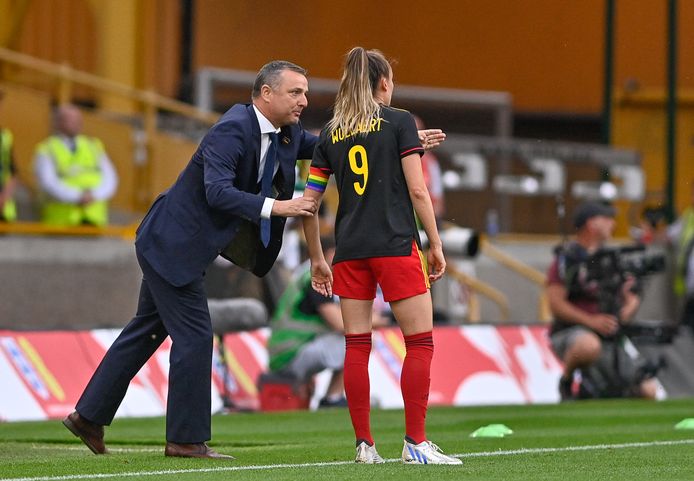 Ives Serneels pointe des éléments positifs après la défaite de ses troupes en Angleterre, jeudi soir.