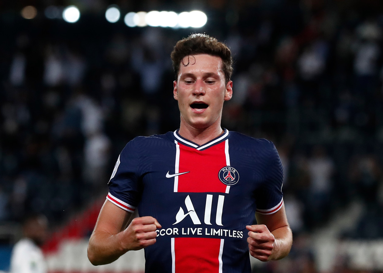Julian Draxler maakte in de 93ste minuut de winnende 1-0 tegen FC Metz.