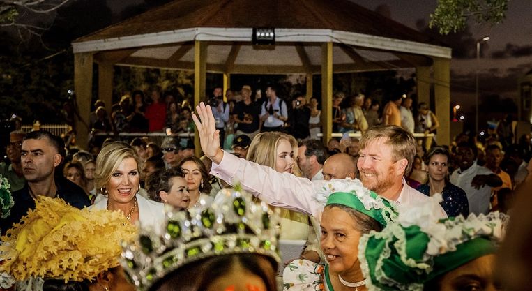 BONAIRE - Koning Willem-Alexander, koningin Maxima en prinses Amalia tijdens het bezoek aan het evenement Taste of Bonaire. De kroonprinses heeft een tweeweekse kennismaking met de landen Aruba, Curacao en Sint Maarten en de eilanden die Caribisch Nederland vormen: Bonaire, Sint Eustatius en Saba. ANP REMKO DE WAAL Beeld ANP /  ANP