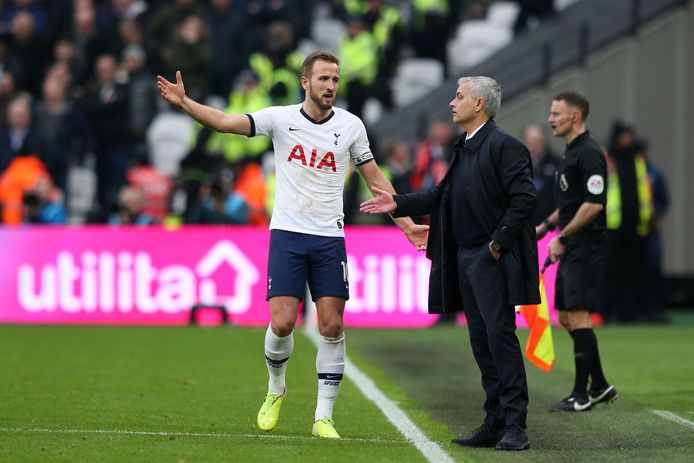 Harry Kane (l) en José Mourinho.