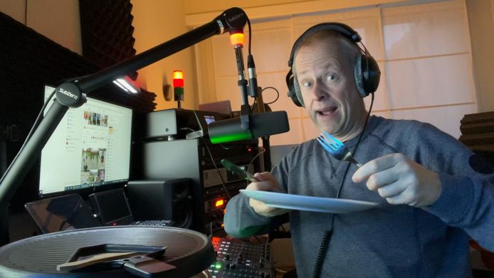 Radio Reflex-presentator Patrick De Wolf wil ‘mee aanschuiven’ op oudejaarsavond met een avondvullend liveprogramma.
