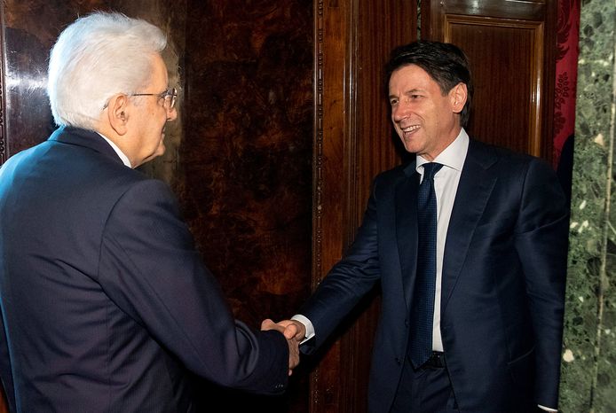 Giuseppe Conte (rechts) ontmoette vanavond de Italiaanse president Sergio Mattarrela.