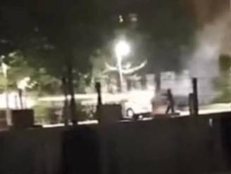Twee agenten tijdlang gegijzeld door 30 jongeren in Brussel