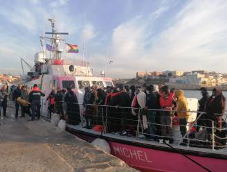 Zowat 2.000 migranten aangekomen op Lampedusa tijdens paasweekend
