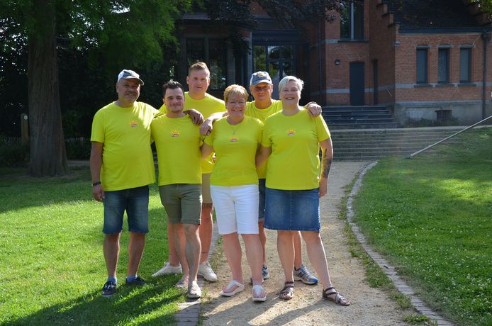 DKV De Starters organiseren de Denderleeuwse 'Zomerfeesten' in de tuin van 't Kasteeltje.
