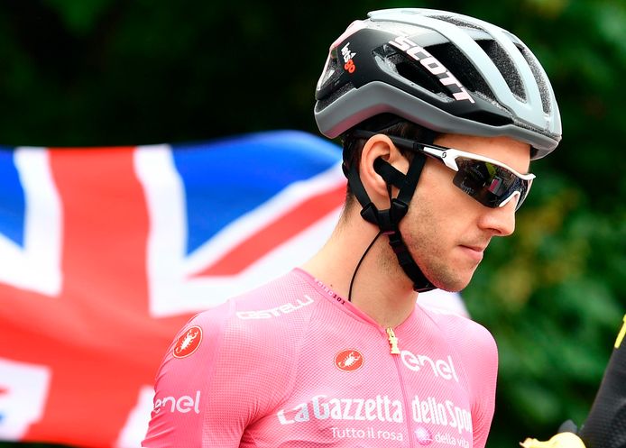 Simon Yates reed tijdens de afgelopen Giro lang in het roze.