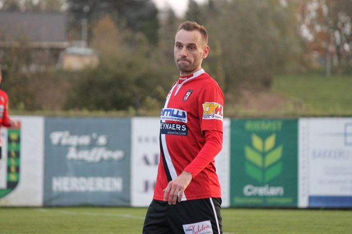 Ruud van den Dungen dit seizoen in actie bij Helson Helchteren.
