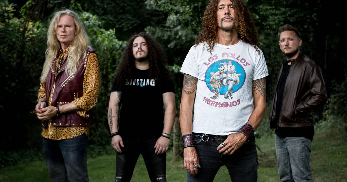 Gitaargod Adje van den Berg ‘Gelukkig is de gitaaraward weer in Bergen op Zoom’ Bergen op