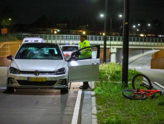 Kind op fiets gewond na botsing in Apeldoorn, automobilist aangehouden