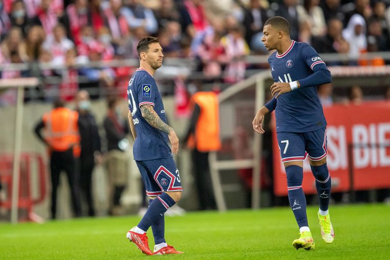 Lionel Messi en Kylian Mbappé van PSG. Beeld Photo News