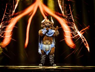 “Ik denk dat het pak mij verraden heeft”: Minotaurus moet afscheid nemen van ‘The Masked Singer’
