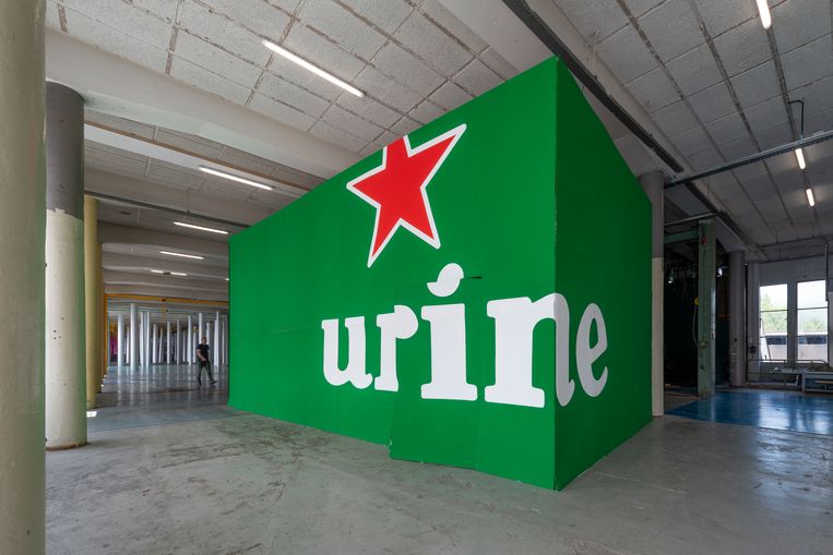 BEER, 2019, kunstwerk van Erik van Lieshout. Te zien in Het Hem, Zaandam. Beeld C. Eeftinck Schattenkerk