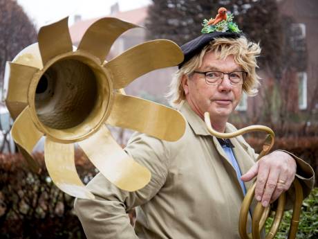 Theo (73) stopt na 50 jaar met tonpraten: ‘Het grootste compliment? Mensen die van het lachen in hun broek plasten’