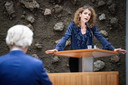 Sophie Hermans (VVD) en Geert Wilders (PVV) tijdens de eerste dag van de Algemene Politieke Beschouwingen, het debat na de Troonrede op Prinsjesdag.