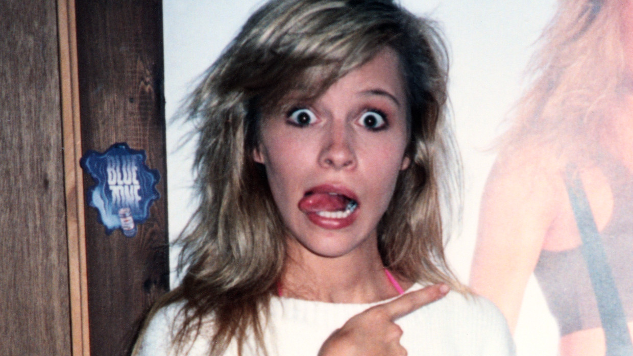 Pamela Anderson in 'Pamela: A Love Story' Beeld Netflix
