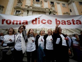 “Hopen vuilnis, wilde zwijnen, ontploffende bussen”: Rome verloedert onder wanbeheer, maar zes ‘koppige vrouwen’ organiseren nu massaprotest