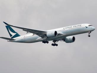 Bemanning Cathay Pacific riskeert job te verliezen als ze zich niet laat vaccineren