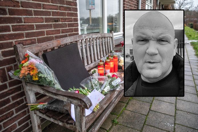 Het bankje voor het huis van Henk Wolters (inzet) aan de Buitengasthuisstraat werd een gedenkplek na de liquidatie van de Zwollenaar op oudejaarsavond 2019.
