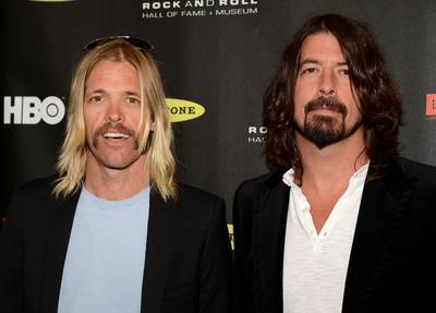 Overleden Foo Fighters-drummer Taylor Hawkins ging “gebukt onder het drukke tourleven”