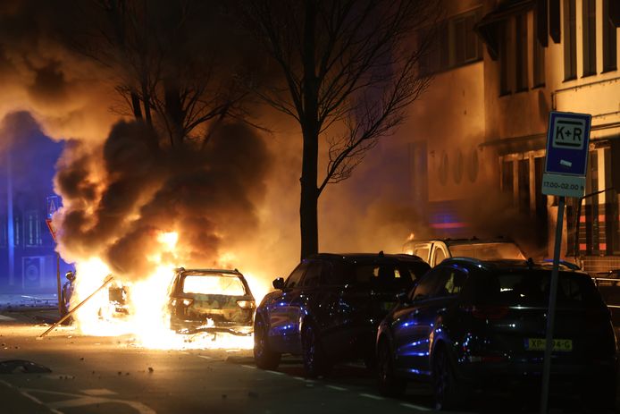 Grote schade tijdens de rellen in Den Haag.