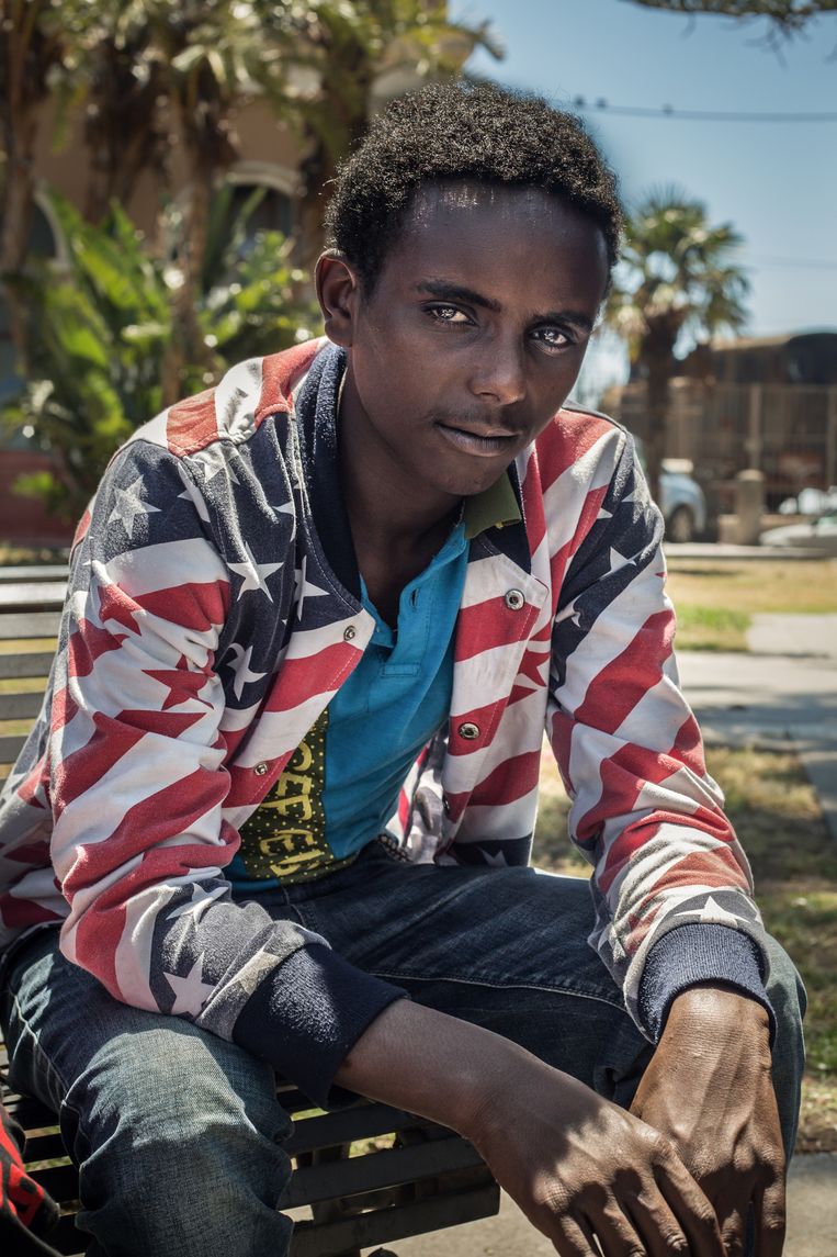 Mousi (14). Uit Eritrea in Catania op Sicilië. Eritrese jongeren zijn geregistreerd en worden als vermist opgegeven als ze ontsnappen uit het opvangcentrum. Beeld Cigdem Yuksel