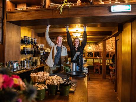 Dit populaire eetcafé in Deventer is door ‘monumentale doorbraak’ twee keer zo groot: ‘Alles klopt nu’