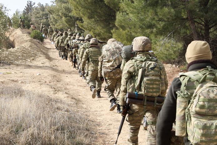 Het Turkse leger is zaterdag in Afrin gestart met de grondoperatie 'Operatie Olijftak'.