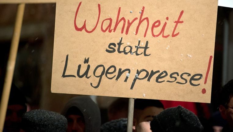In Duitsland is Lügenpresse inmiddels een gevleugelde uitdrukking onder rechts-populistische politici en hun groeiende aanhang. Beeld   