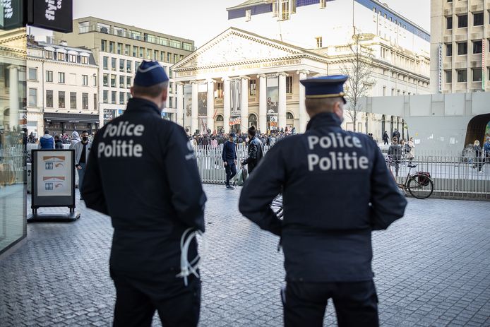 Des policiers dans le centre-ville de Bruxelles.