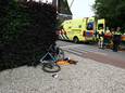 Een wielrenner raakte woensdagochtend gewond op de kruising van de Cuijkseweg met de Haringsestraat in Haps.  De wielrenfiets raakte daarbij dusdanig beschadigd dat het voorwiel uit het frame viel.