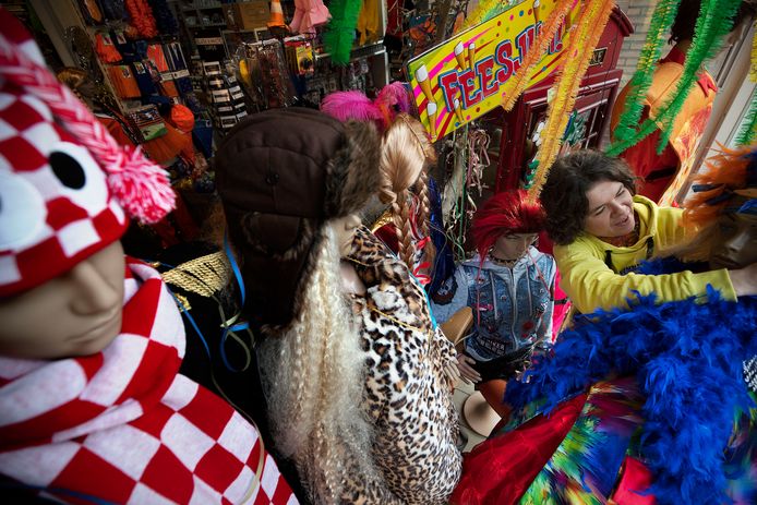Hoofdstraat Fabriek minstens Stelling | Carnaval vieren met een 'afro-pruik', een indianen- of een  Chinezenpak is racistisch | Opinie | bd.nl