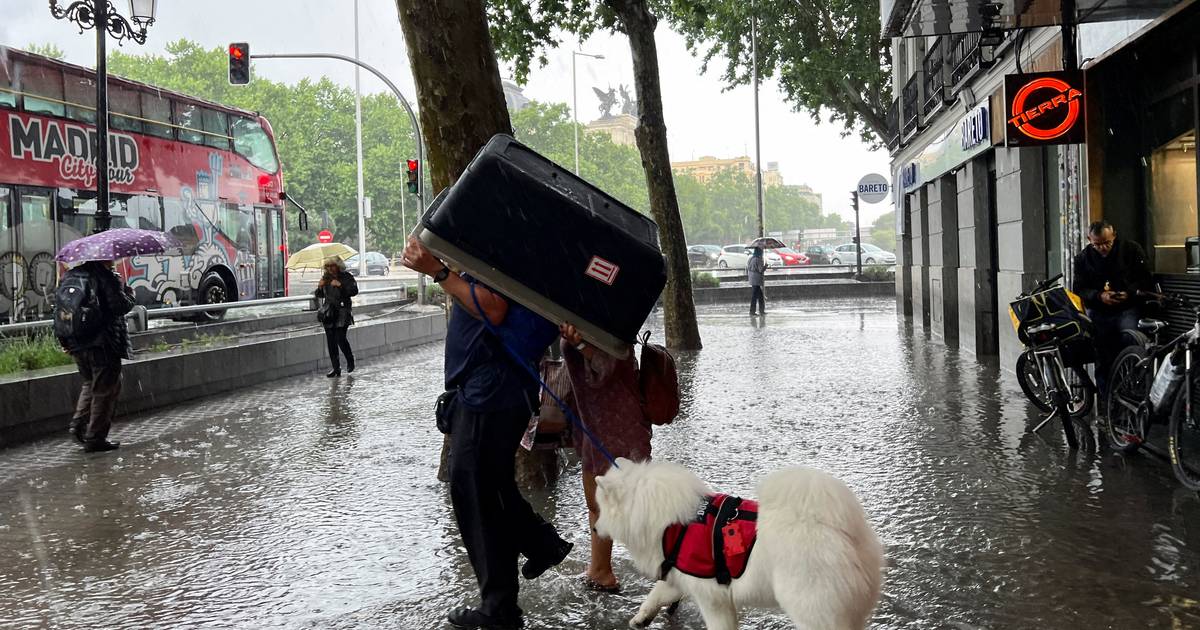 Fuertes lluvias y tormentas en España tras meses sin lluvia |  En el extranjero