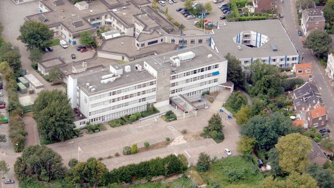Voor de állerlaatste keer binnenkijken in het Sliedrechtse ziekenhuis