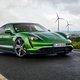 Ook Porsche-rijders vallen voor elektrische wagen: Taycan stoot iconische 911 van zijn troon