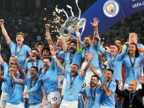 Manchester City en Aké pakken eerste CL-winst én historische 'Treble' na moeizame zege op Inter