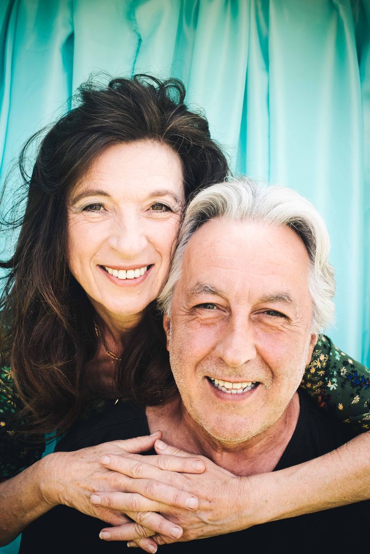 Eddy, met zijn vrouw Christa: ‘Kwaad ben ik niet geweest toen Stephanie het nieuws kwam vertellen. Je kunt en mag niet kwaad zijn op nieuw leven.’ Beeld Carmen De Vos