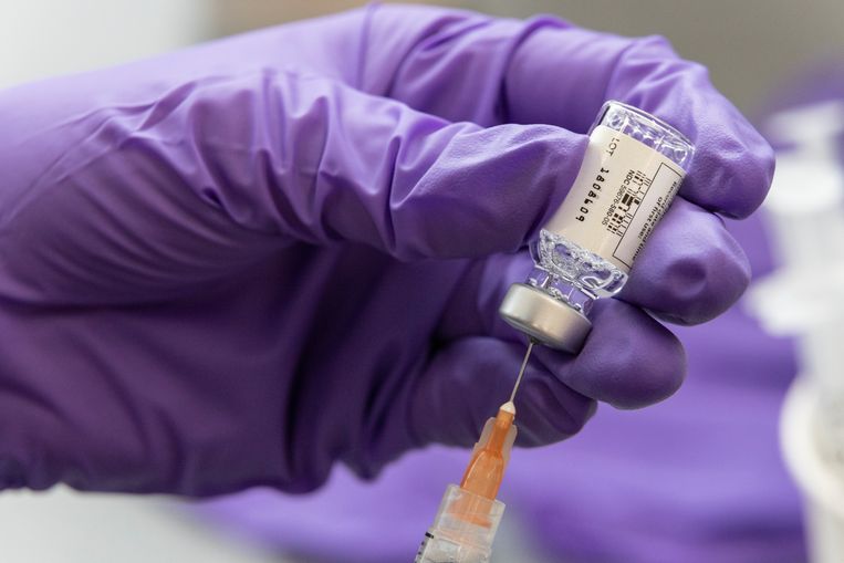 “Op basis van de eerste berichten over Johnson & Johnson hopen en verwachten we ook dat hun leveringen stabieler zullen zijn dan bij AstraZeneca”, klinkt het bij de Taskforce Vaccinatie. Beeld Getty Images