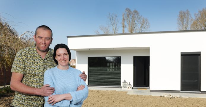 Sven en Cindy wonen in een gerenoveerde bungalow in Moorsele.