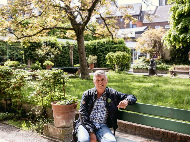 GEHEIMEN VAN DE STADSGIDS. Het Hasselt van Berto Schoenmaekers (66): “Van verborgen pleintje over de grootste streetart in de stad tot een gouden gebouw”