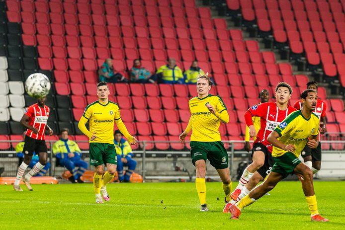 Ritsu Doan zoekt en vindt de verre hoek.