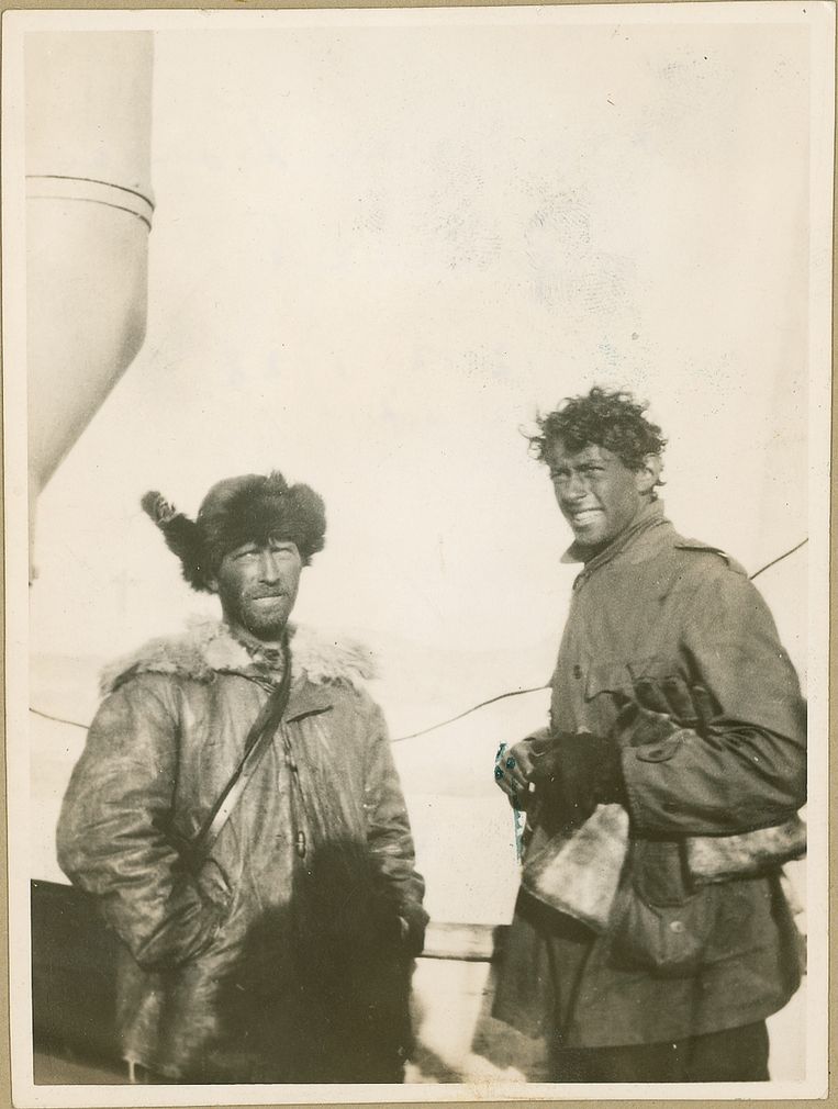 Gennaro Sora (links) en Sjef van Dongen in 1928. Samen zochten ze naar overlevenden van de zeppelin Italia. Beeld Zeeuws Archief, Verzameling Sjef van Dongen