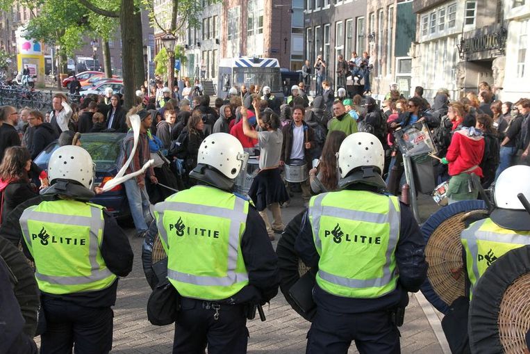Klachten over politie-optreden Amsterdam | Trouw
