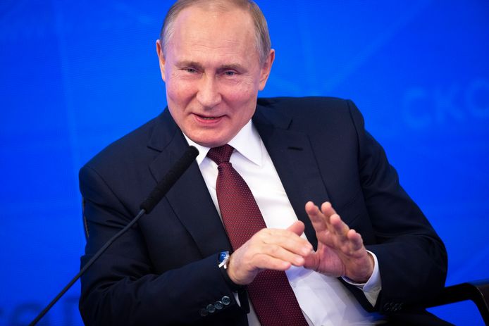De afkondiging van de twee wetten komt op de dag dat Rusland de vijfde verjaardag viert van de aanhechting van het Oekraïense schiereiland de Krim, iets wat door de internationale gemeenschap als annexatie wordt veroordeeld. In beeld, de Russische president Vladimir Poetin.