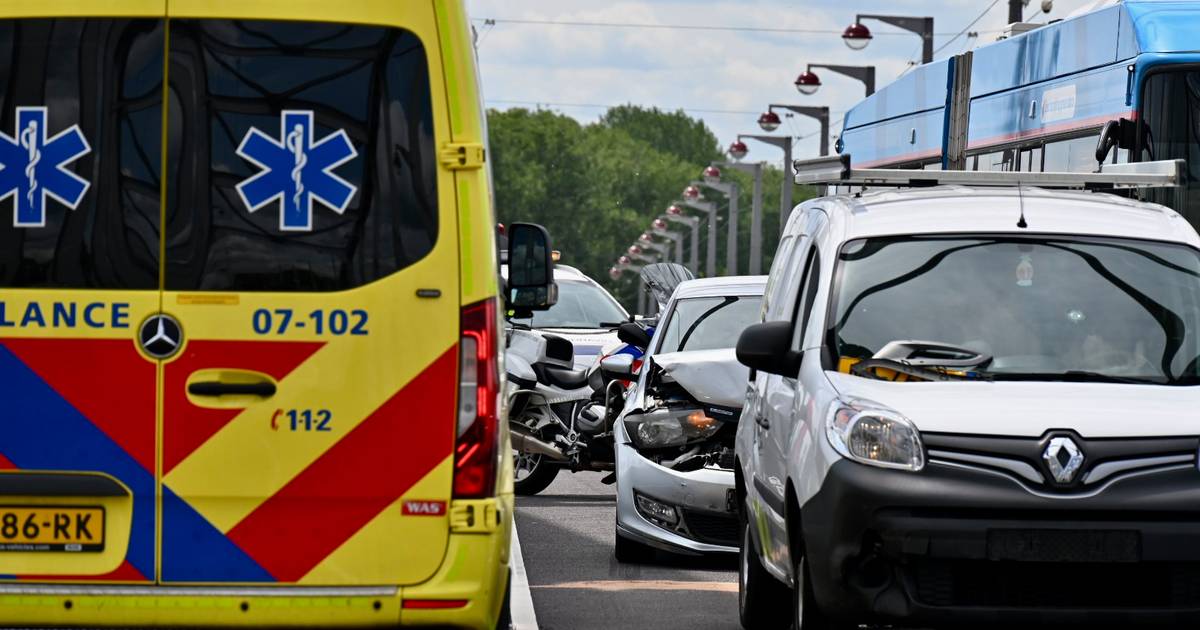 File door twee ongelukken op John Frostbrug.
